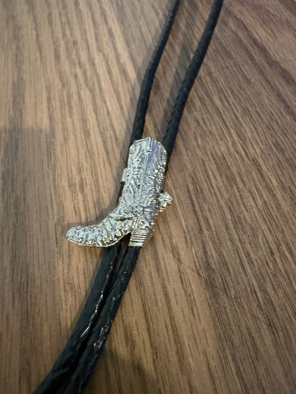 Vintage Western Cowboy Boots Bolo Tie Silver Tone Retro Cowboy Neck Tie